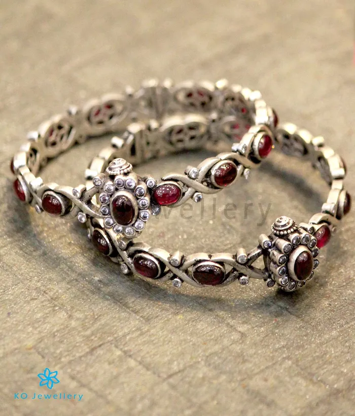 The Akriti Silver Kemp Bracelet RedOxidisedSize22242628 Silversmith Bracelets